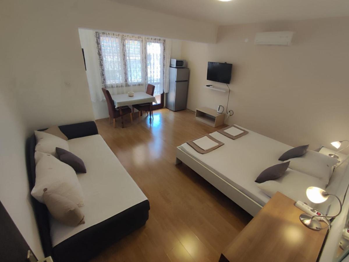 Apartmani Valentino 马卡尔斯卡 外观 照片